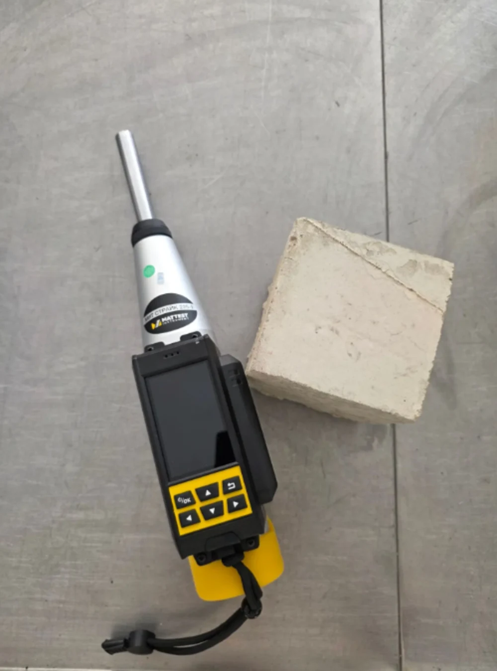 MIT STRIKE 225-1 — digital rebound hammer per GOST 22690-2015, general view of the instrument